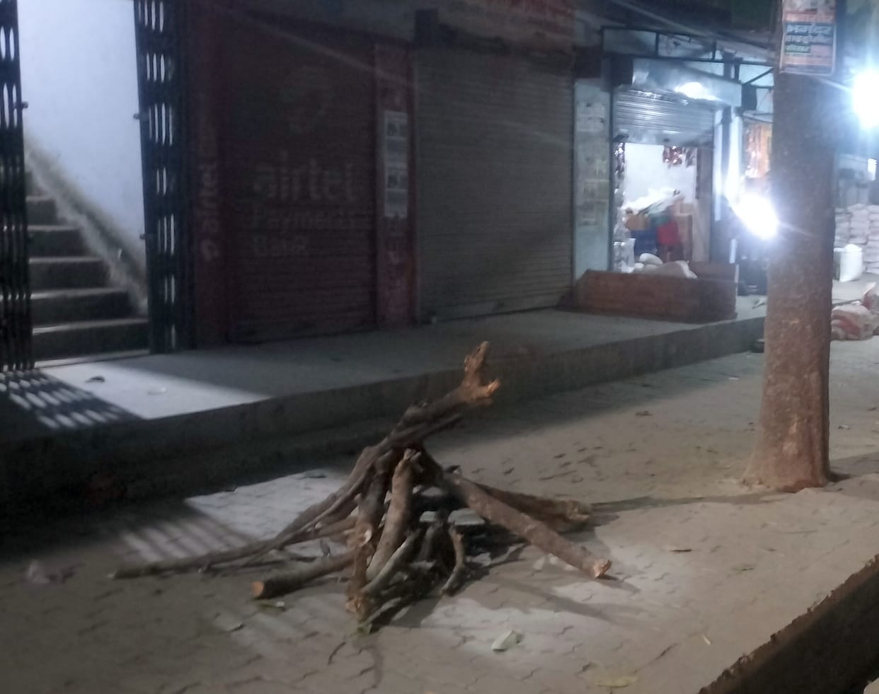 Bonfires remain cold in Sidhauli in winter, night shelters are also in bad condition