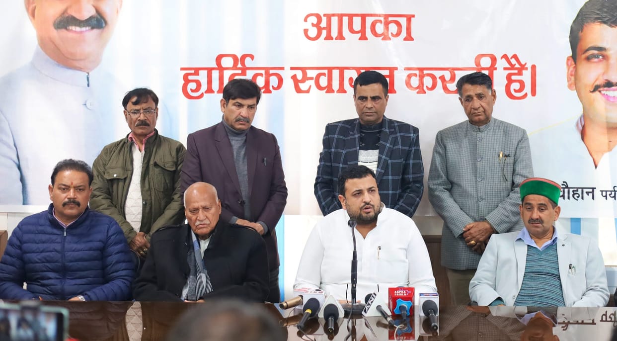 Doing politics over samosas and chicken is a small thing for BJP