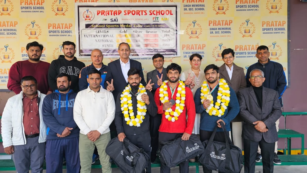 Welcoming the medal winners of the National Wrestling Competition