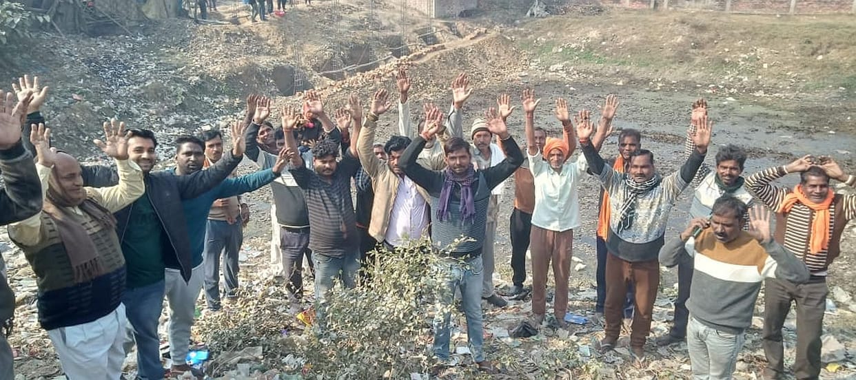 Villagers' anger erupted against the construction on the pond