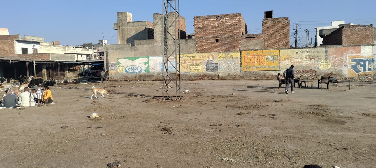 Preparation to shift fast food stalls and street vendors in old vegetable market