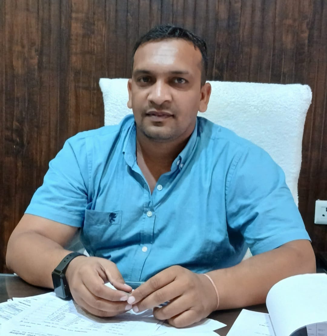 If the tenants do not pay the rent, the municipality will lock the shops