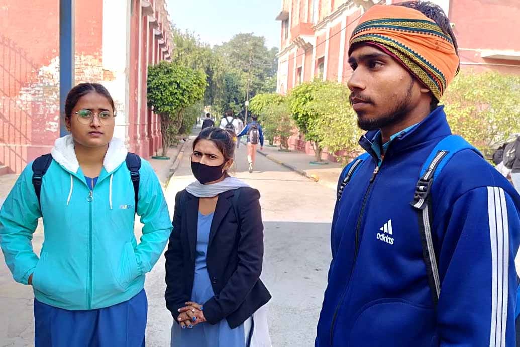 Students missed the exam due to not getting admit card, students returned disappointed