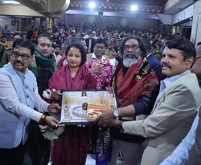 Ujjain News: Jharkhand Chief Minister Hemant Soren reached the shelter of Baba Mahakal