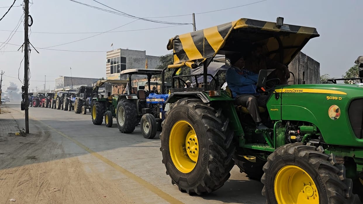 Farmers took out a tractor march in Haryana, tomorrow farmers will stop trains for three hours