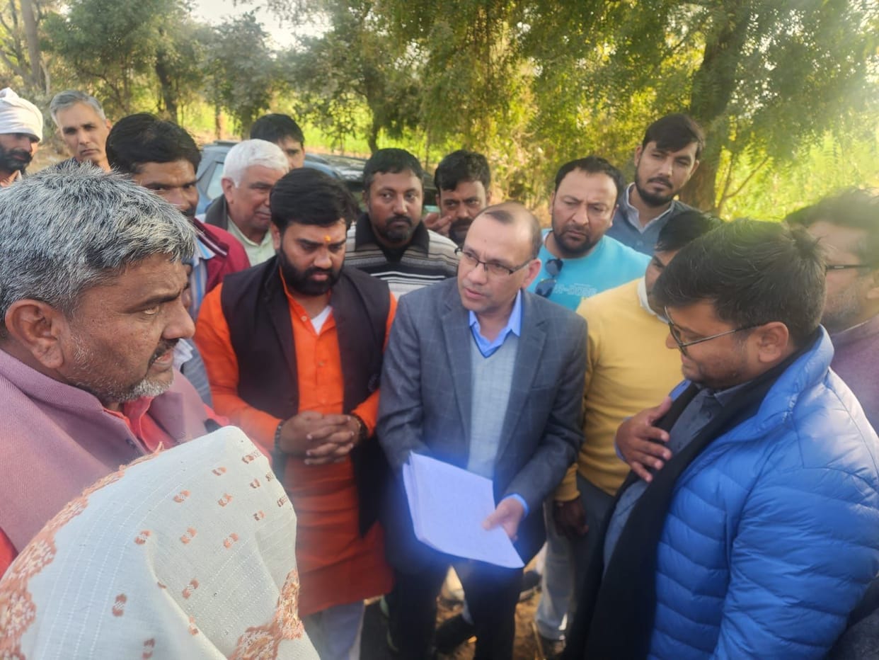 A meeting of public representatives was held at the residence of District Councilor Devendra Yadav.