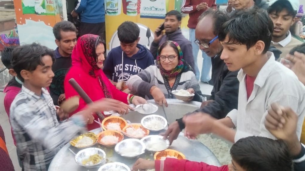 Shiv Shakti Ashram Trust organized a feast