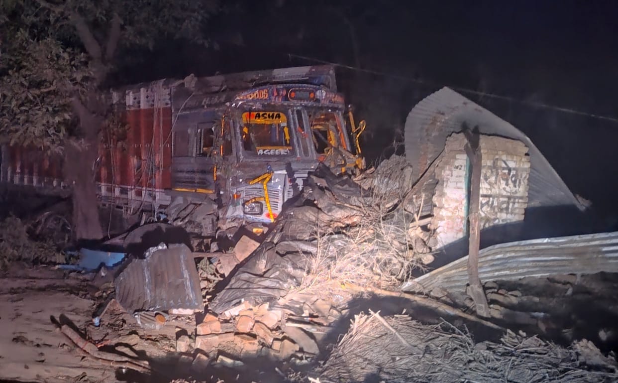 Truck collides with tractor-trolley, shops damaged