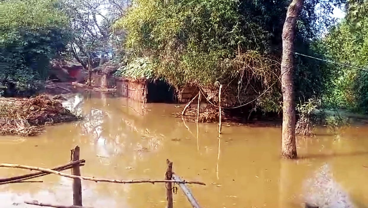 Flood like situation in Gunnaur even after 24 hours