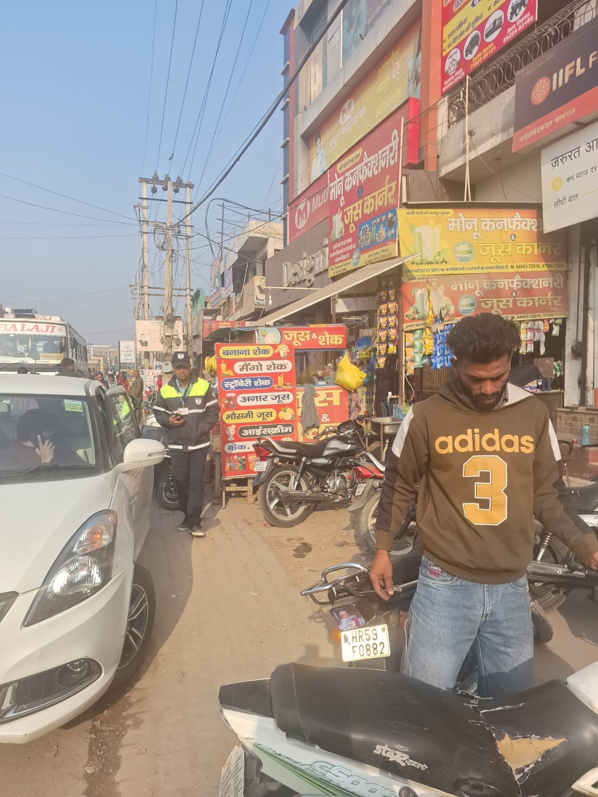 SDM's instruction to issue notice to shopkeepers who encroach