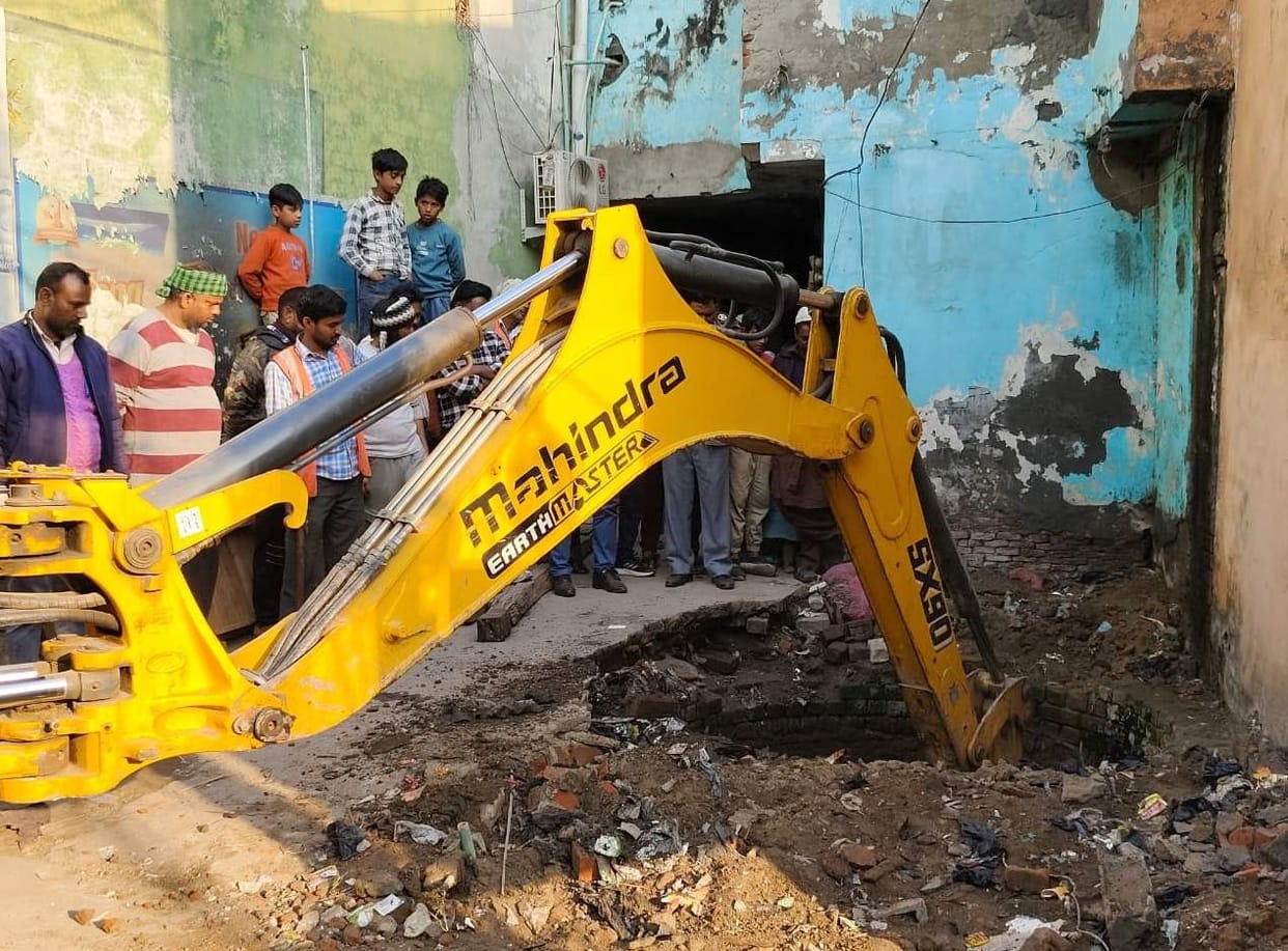 Three broken statues found in digging of well