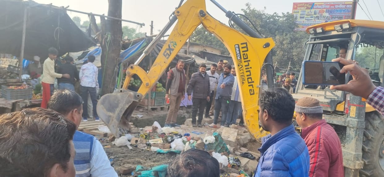 Encroachment removed with JCB in Sikandra rao