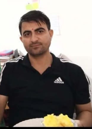 Youth dies, two companions injured after car overturns in Rajbeh