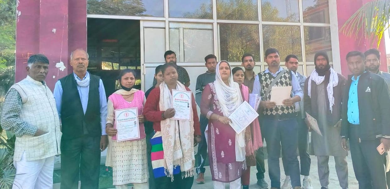 Institute accused of not giving certificate, complaint lodged with police