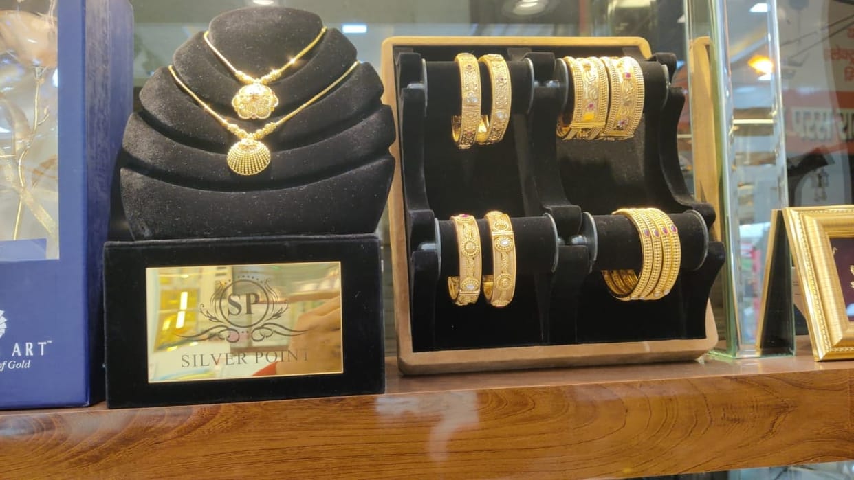 Changed form of jewellery, new trend of Rani Haar with kanthi