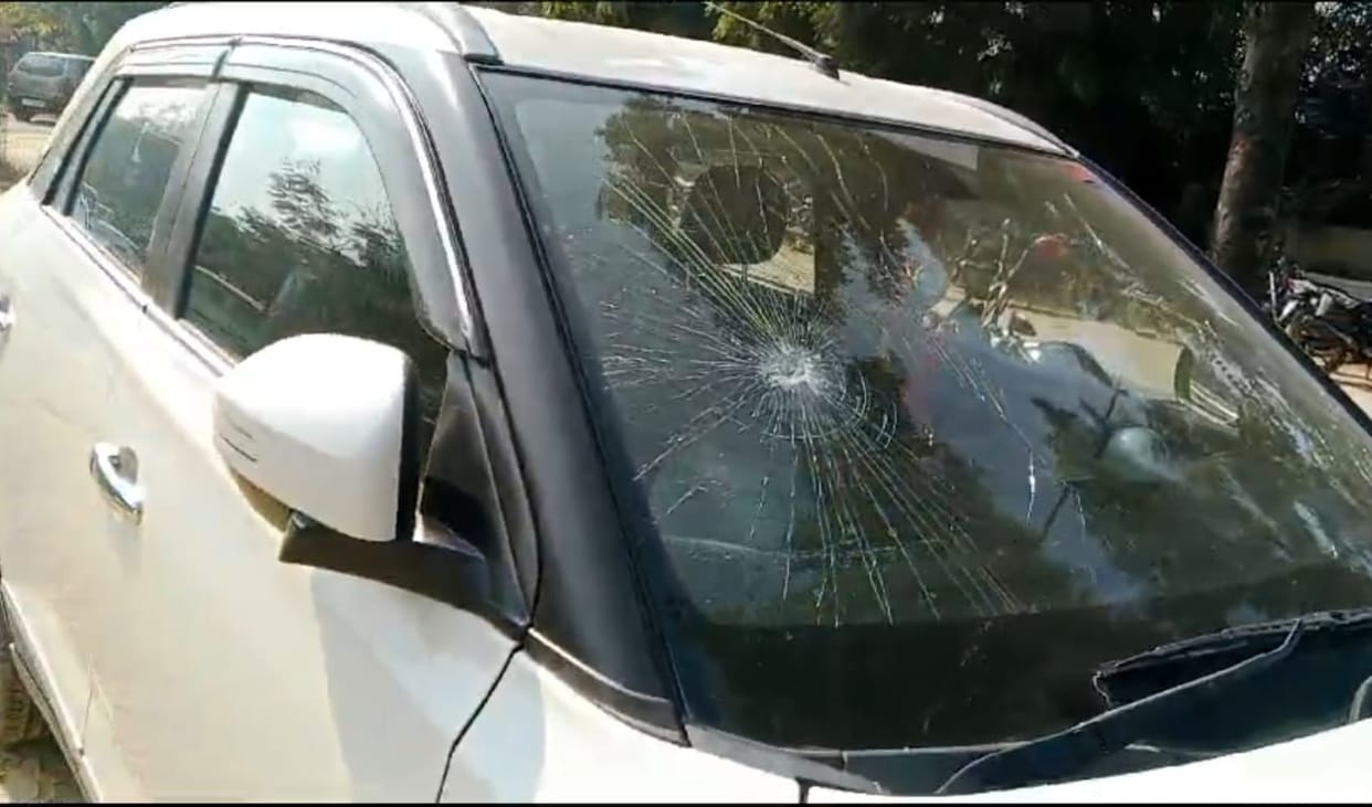 Dispute in marriage procession, young man was surrounded and beaten on the way.