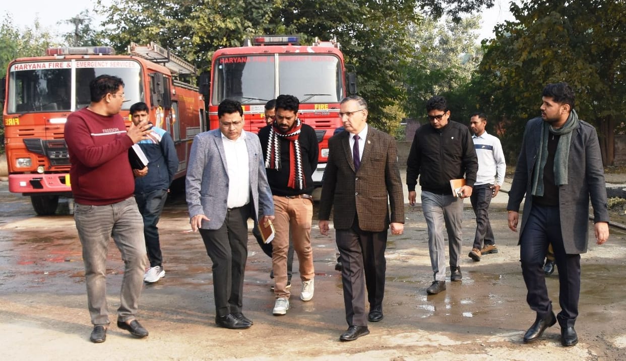 DC inspected the fire brigade office along with the officials