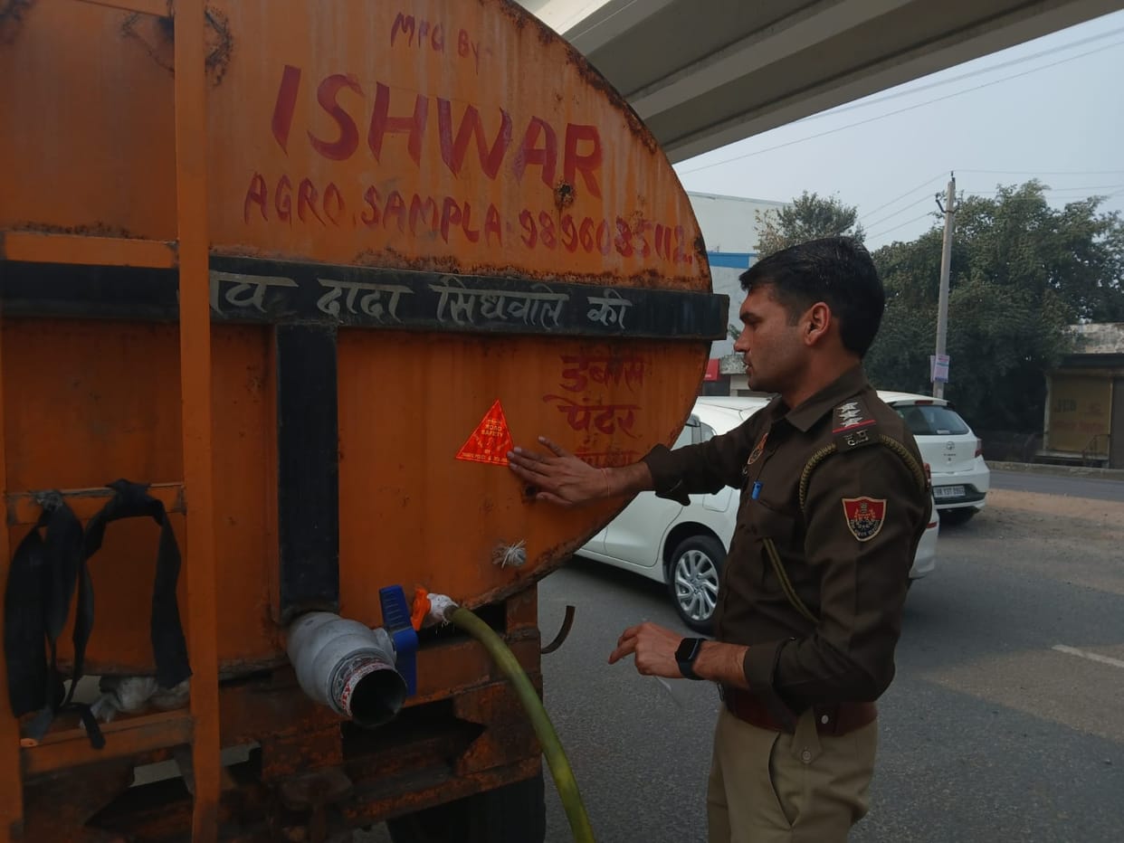 Reflector tape installed on tractor-trolleys
