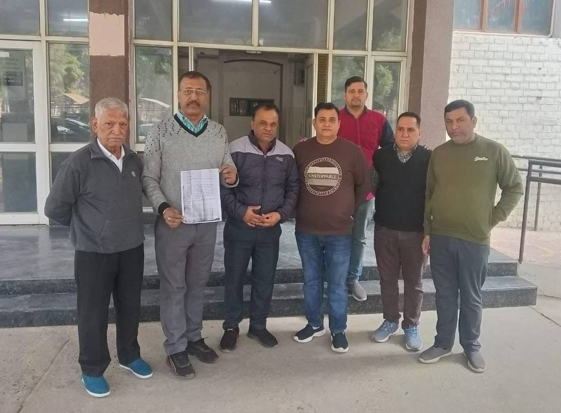 The registration of shops in the cloth market has not been done even after 36 years, shopkeepers are making rounds to the officers