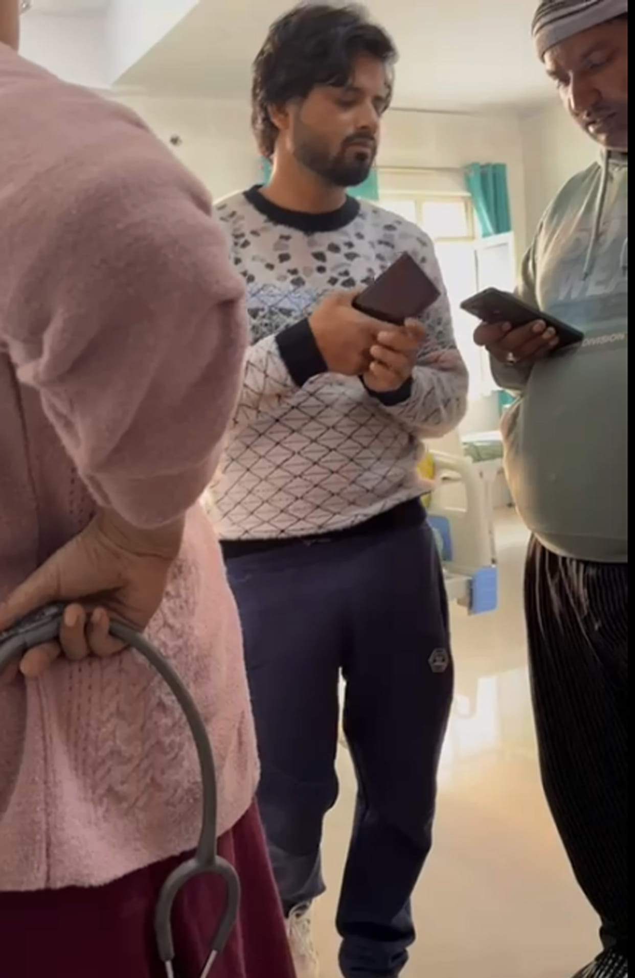 Farmer leader misbehaves with female doctors, video goes viral