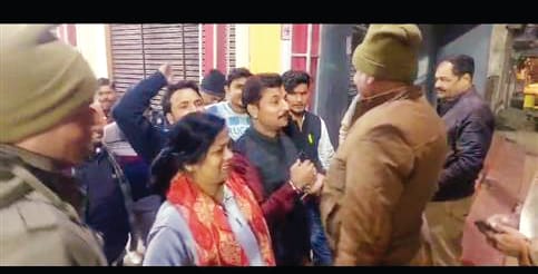 Congressmen who were going to surround the assembly were stopped and put under house arrest