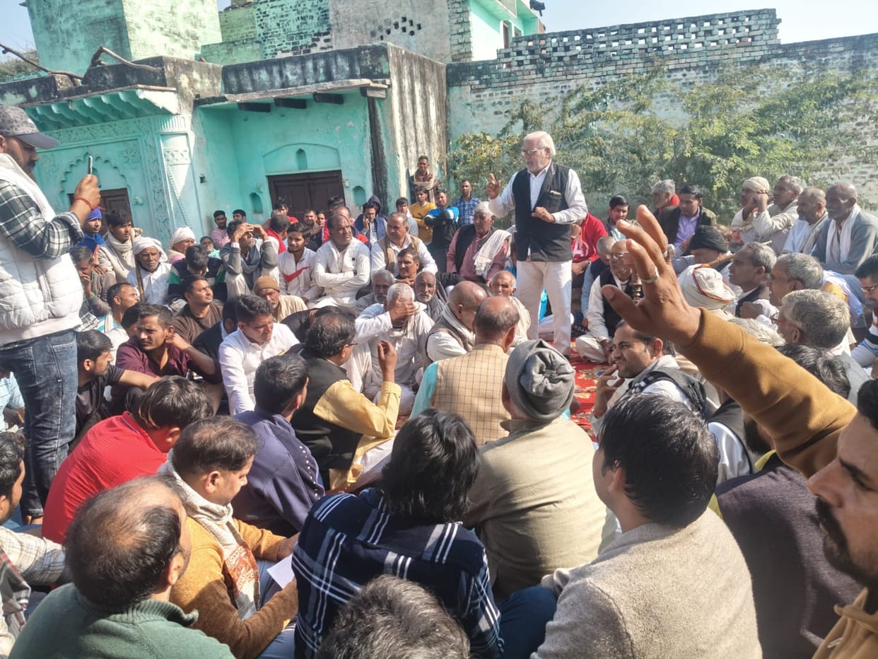 Darshan should be done from outside the railing in Nandbaba temple