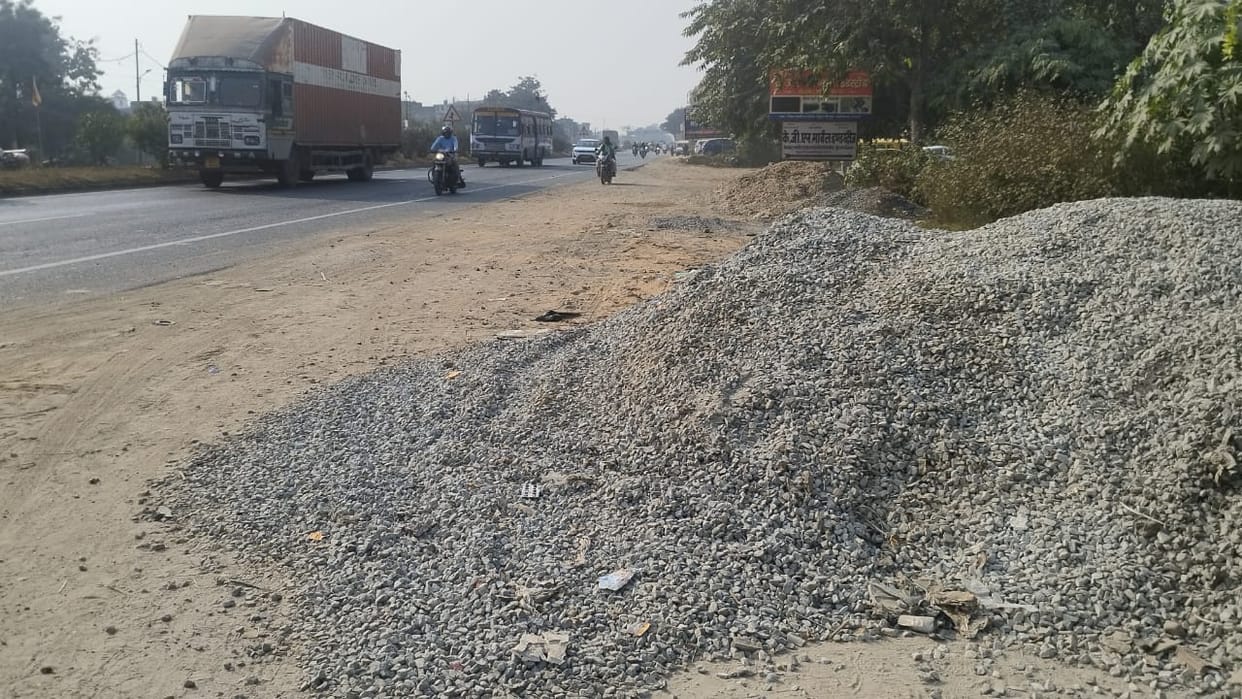 Ballast and sand on road tracks...danger of accident