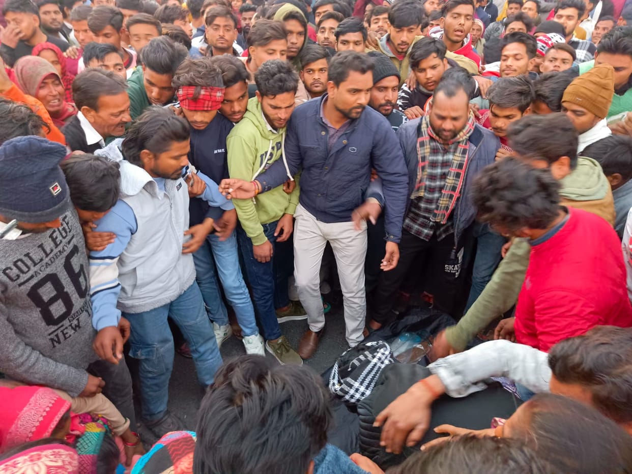 Angry villagers blocked Moradabad road