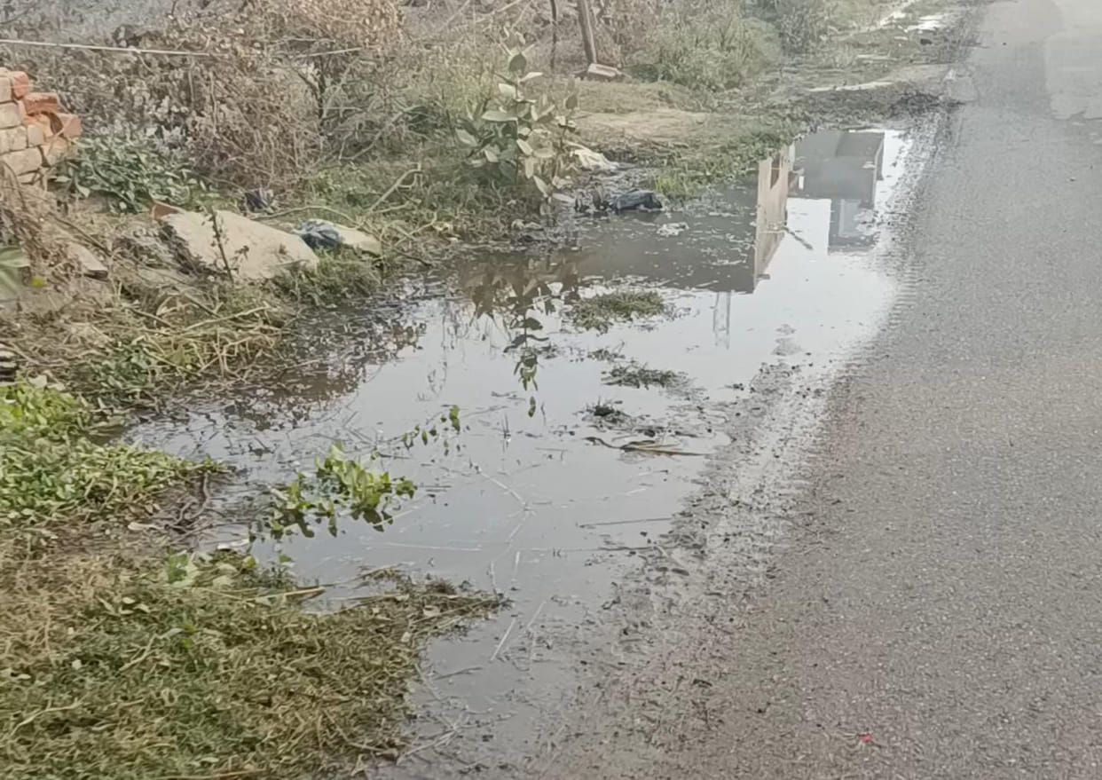 Contaminated water filled on Uchana Kalan bypass