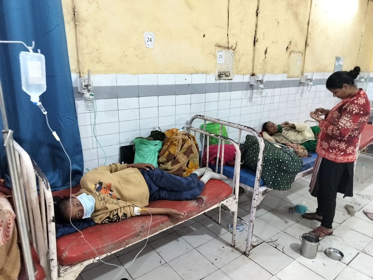 15 children suffering from vomiting, diarrhea and pneumonia admitted