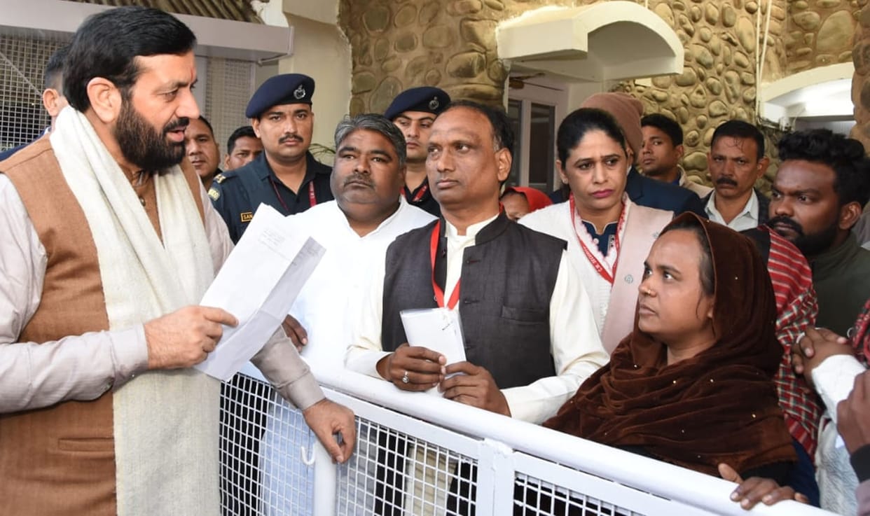 People met CM to request for quick search of missing daughter