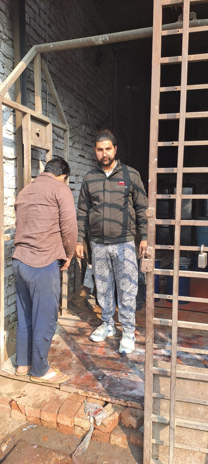 Temporary lift installed in factory in Lisadi Gate collapses, three injured