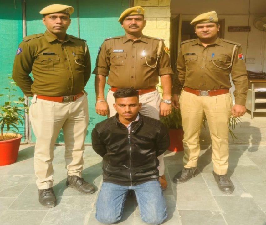 Jodhpur: Ganja plants were grown in the house, police took action and arrested two smugglers