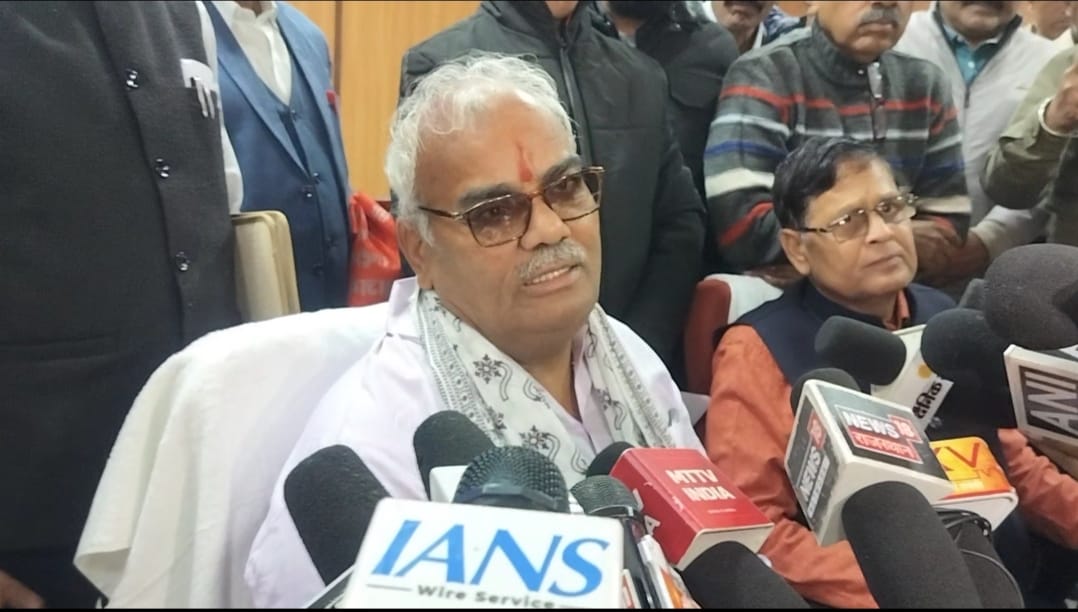 Ajmer News: Education Minister Madan Dilawar gave instructions to officials to improve the examinations