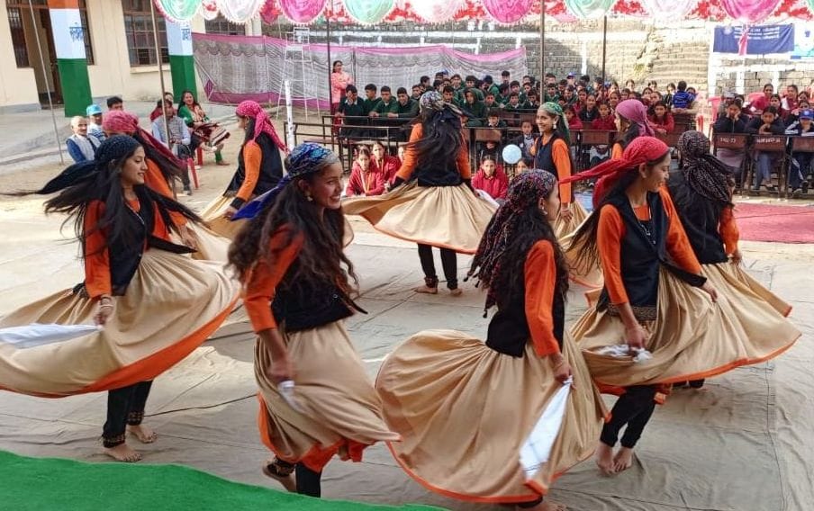 Former minister Kaul Singh awarded the meritorious students of Dhar School