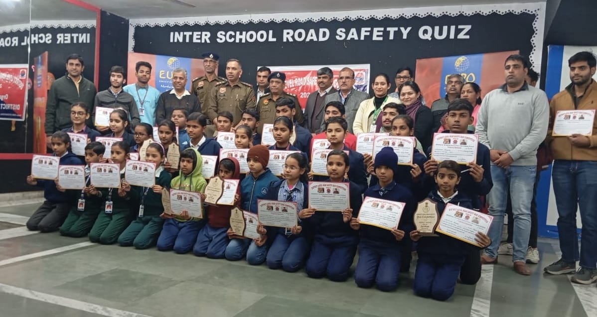 152 children participated in the district level road safety quiz exam.
