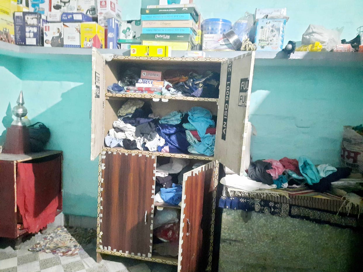 60 thousand rupees and goods stolen after breaking the locks of the house in Gorakhpur