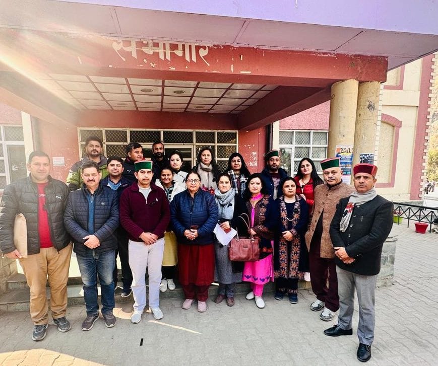 Gate meeting in Rampur College, professor's union enraged