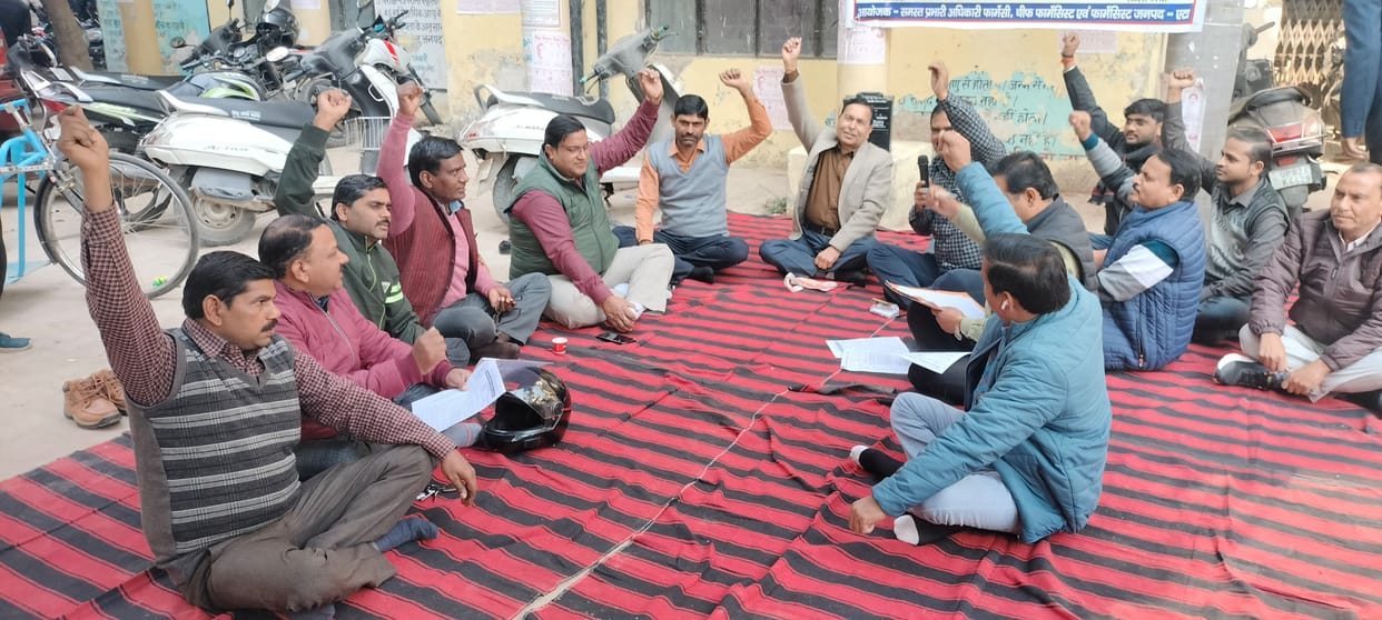 Pharmacists staged a protest at the CMO office