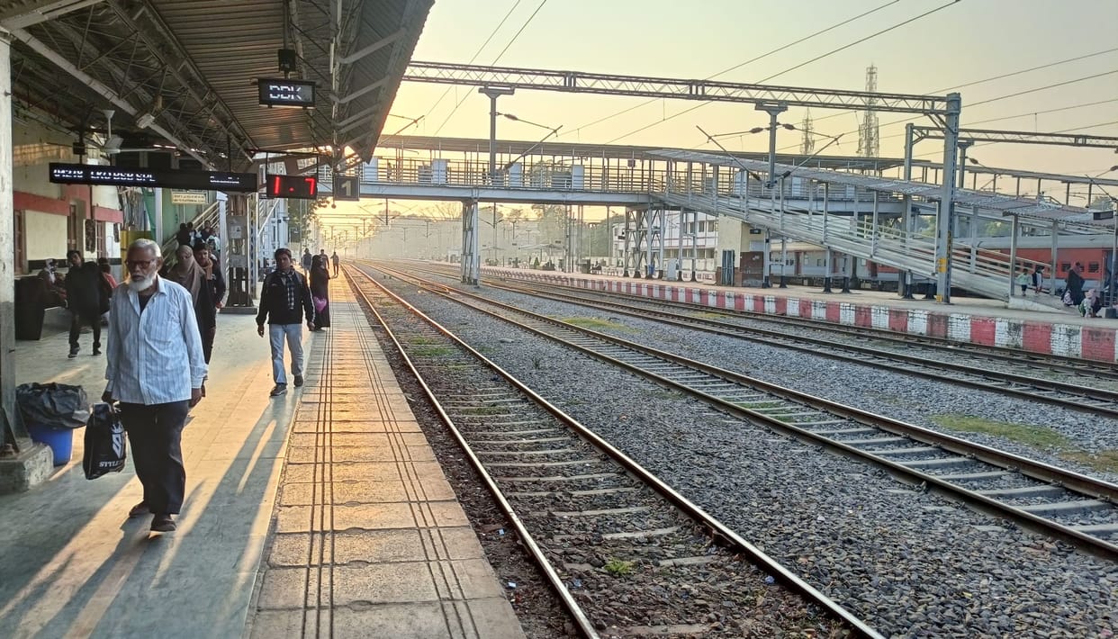 50 thousand passengers affected due to cancellation of 14 trains, money refunded