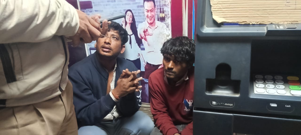 एटीएम से चोर गिरफ्तार।