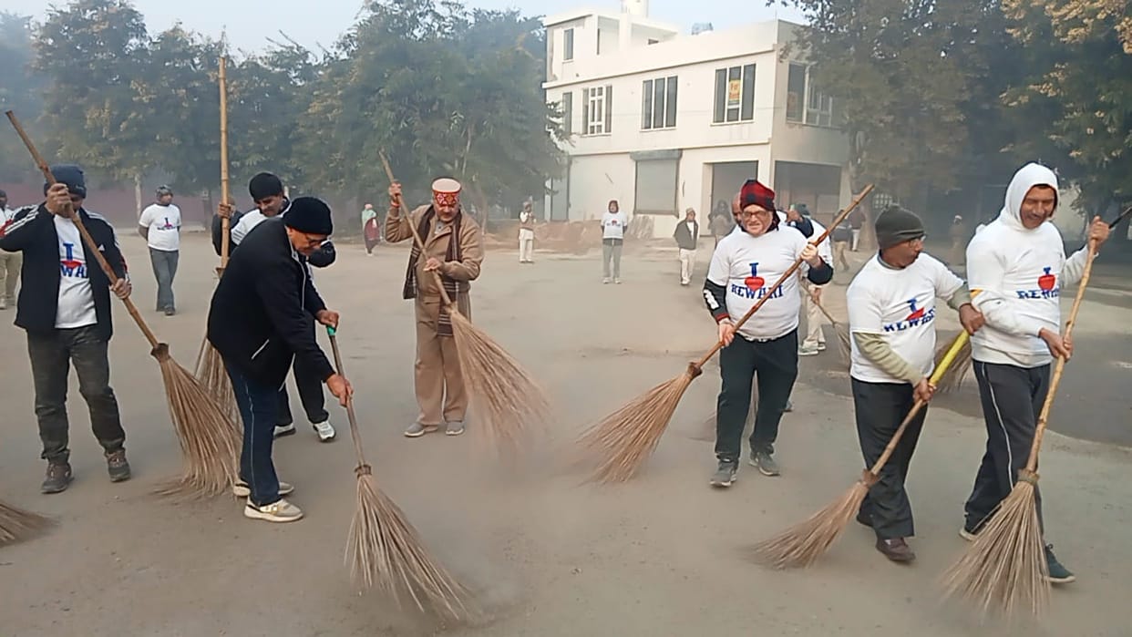 Cleaned up Sector 4, took oath to make the city beautiful