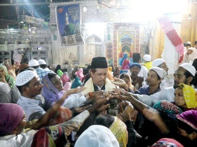 गरीब नवाज की मजार पर साल भर चढ़ने वाला संदल