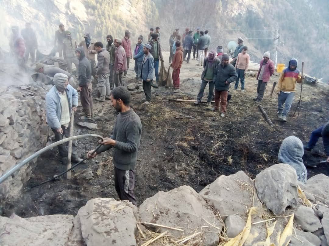 Two houses burnt in Shun village of Pangi