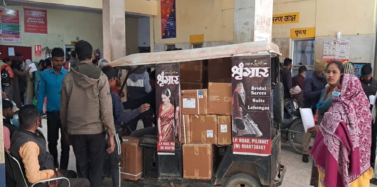 Driver enters OPD premises with e-rickshaw, creates stampede