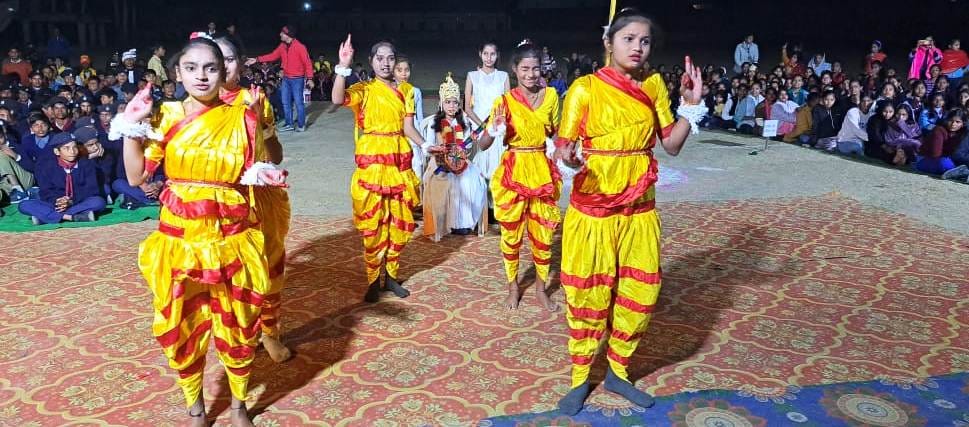 Scout-guide displayed talent in camp fire