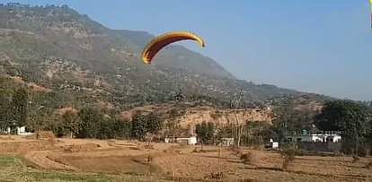 Himachal Pradesh: A 19-year-old girl died after falling during paragliding in Dharamshala