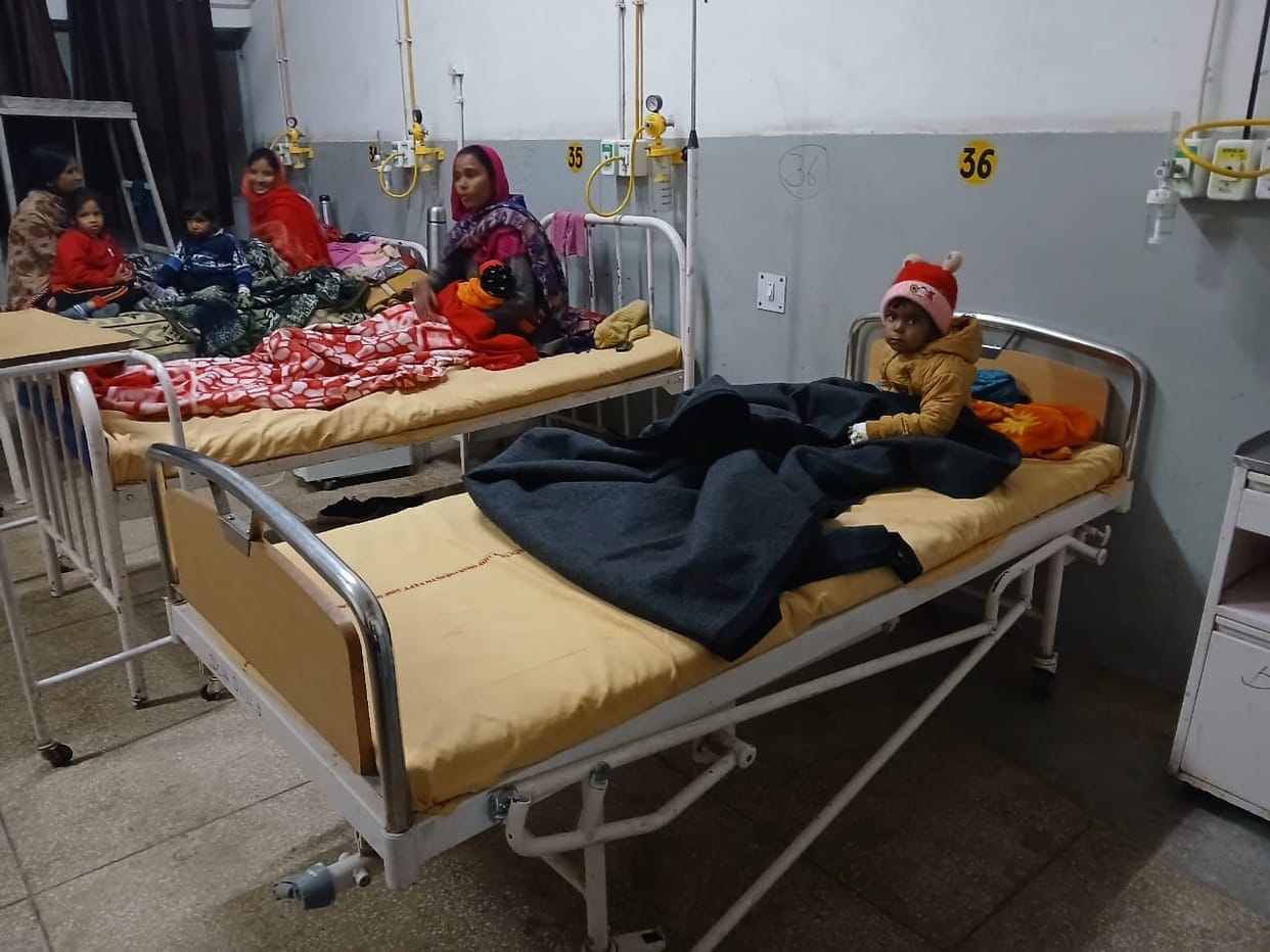 Window glass broken, heater not installed, patients and attendants shivering