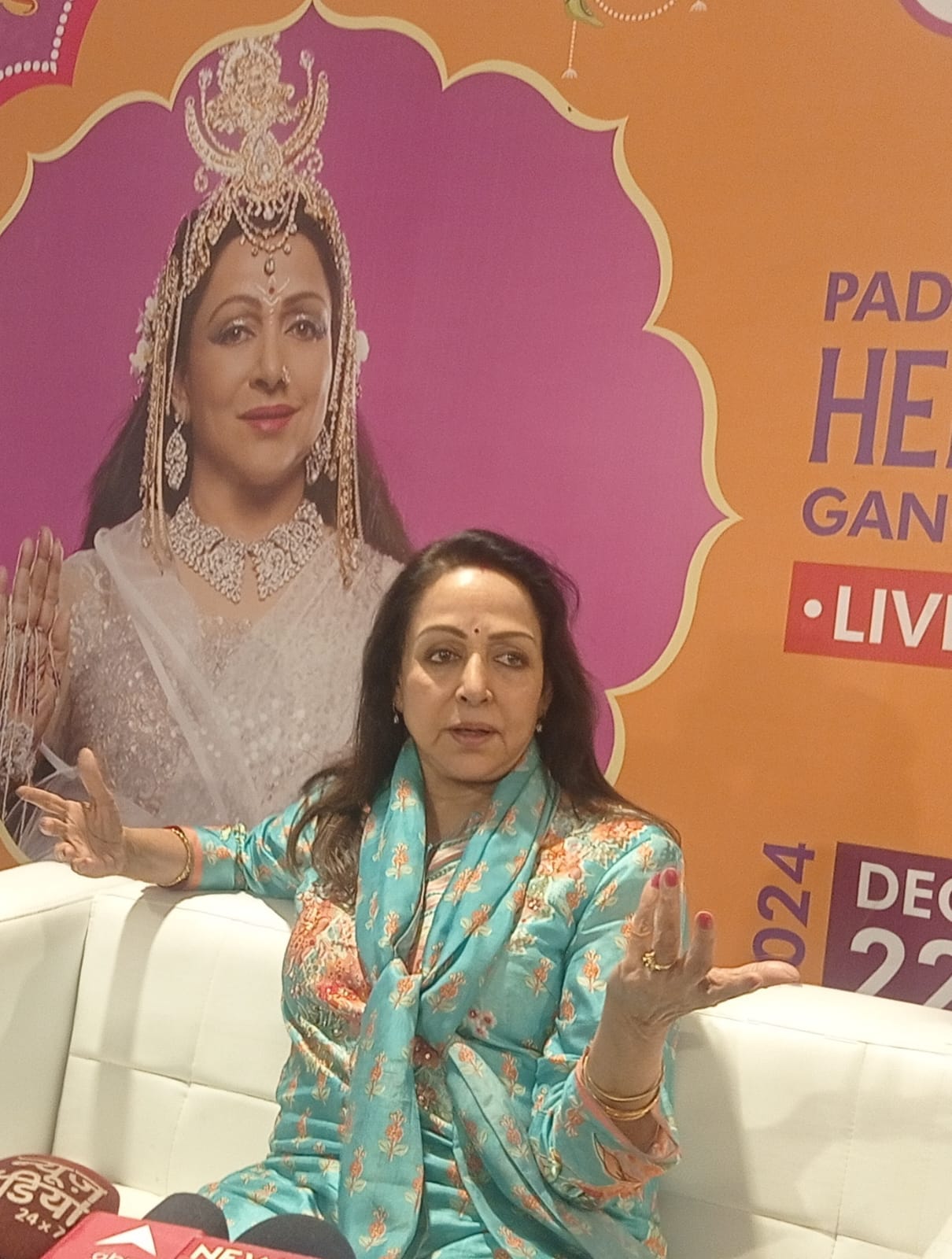 Opposition does not want Parliament to function: Hema Malini