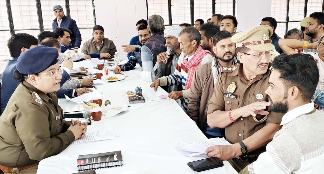 Constable accused of beating complainant in police station premises